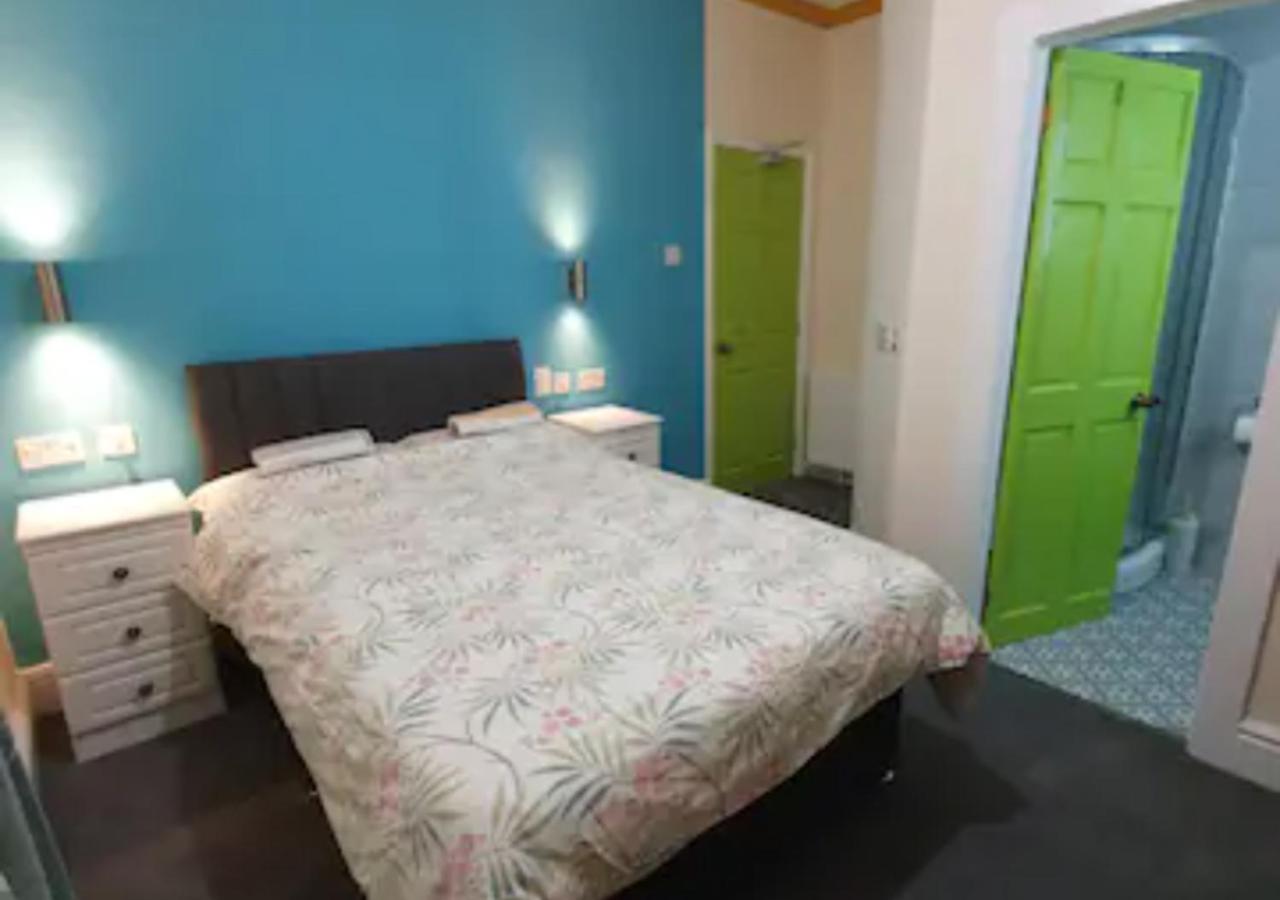 Homestay Modern En-suite Doubles In Town Spacious & Contemporary