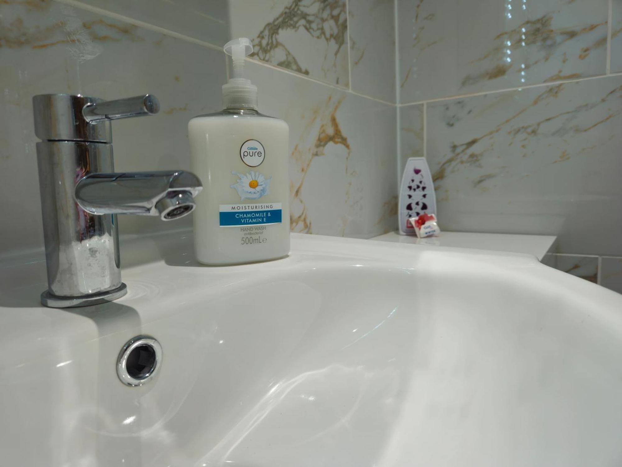 Homestay Modern En-suite Doubles In Town Spacious & Contemporary