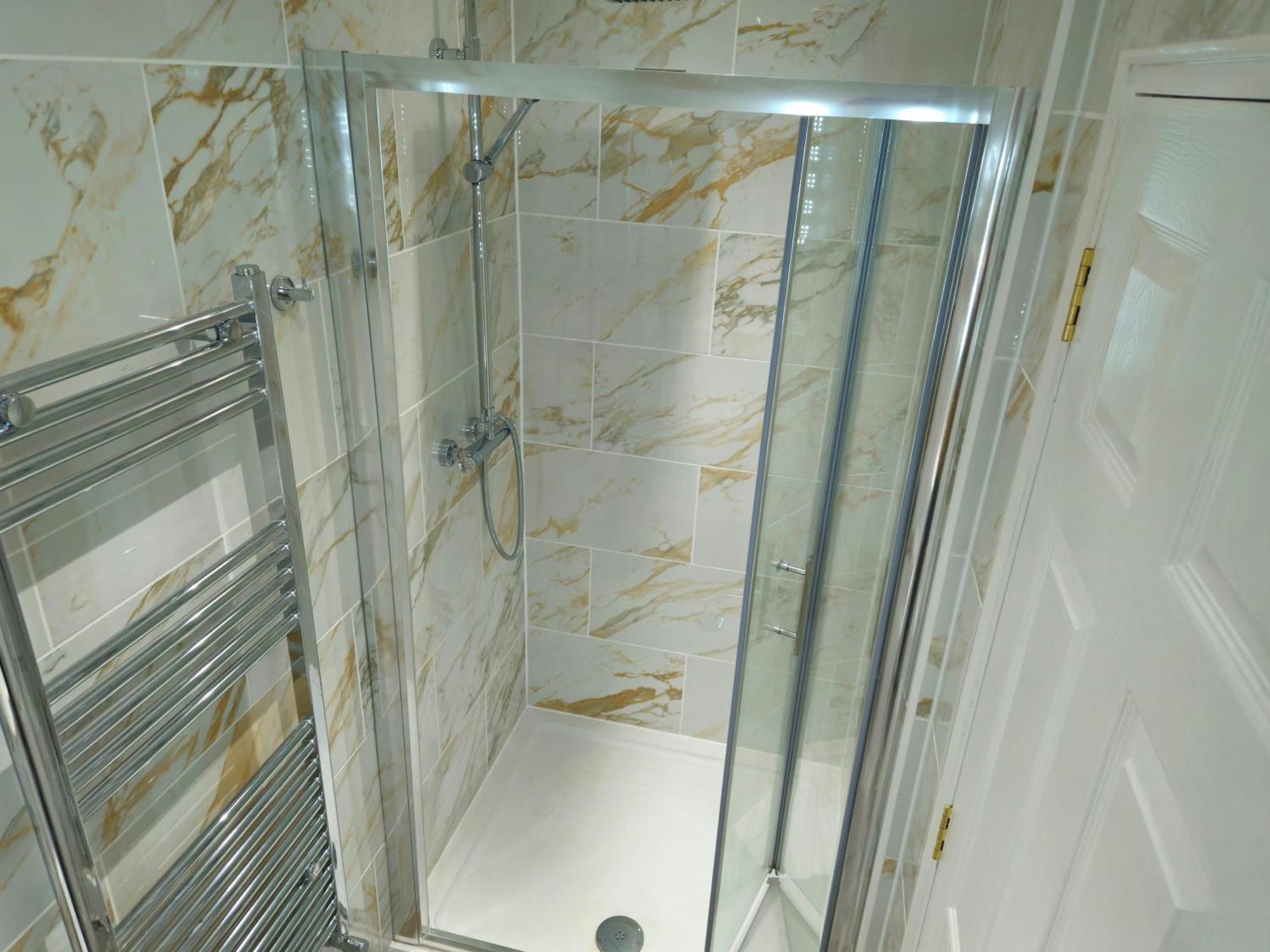 Privatunterkunft Modern En-suite Doubles In Town Spacious & Contemporary