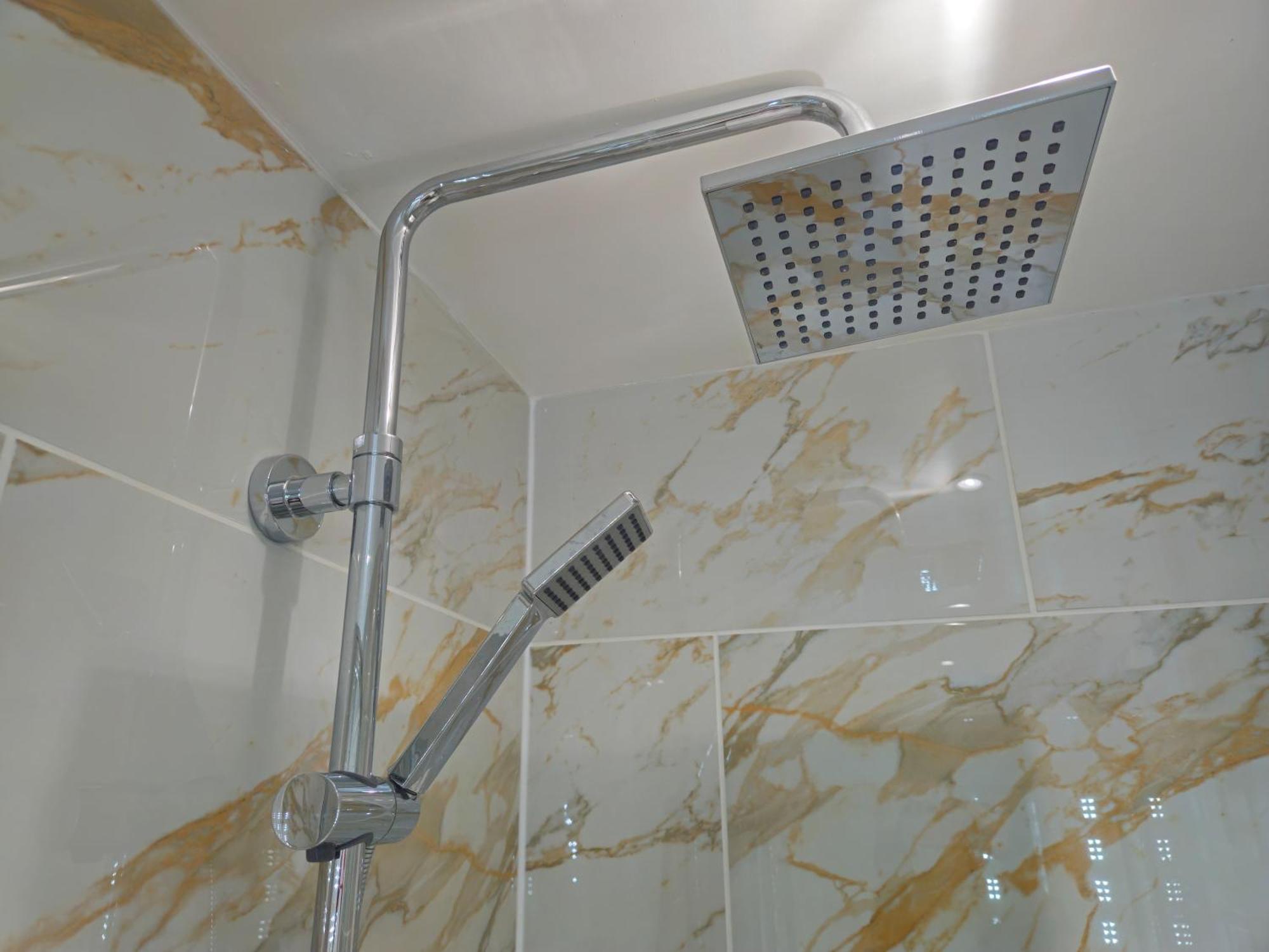 Modern En-suite Doubles In Town Spacious & Contemporary *