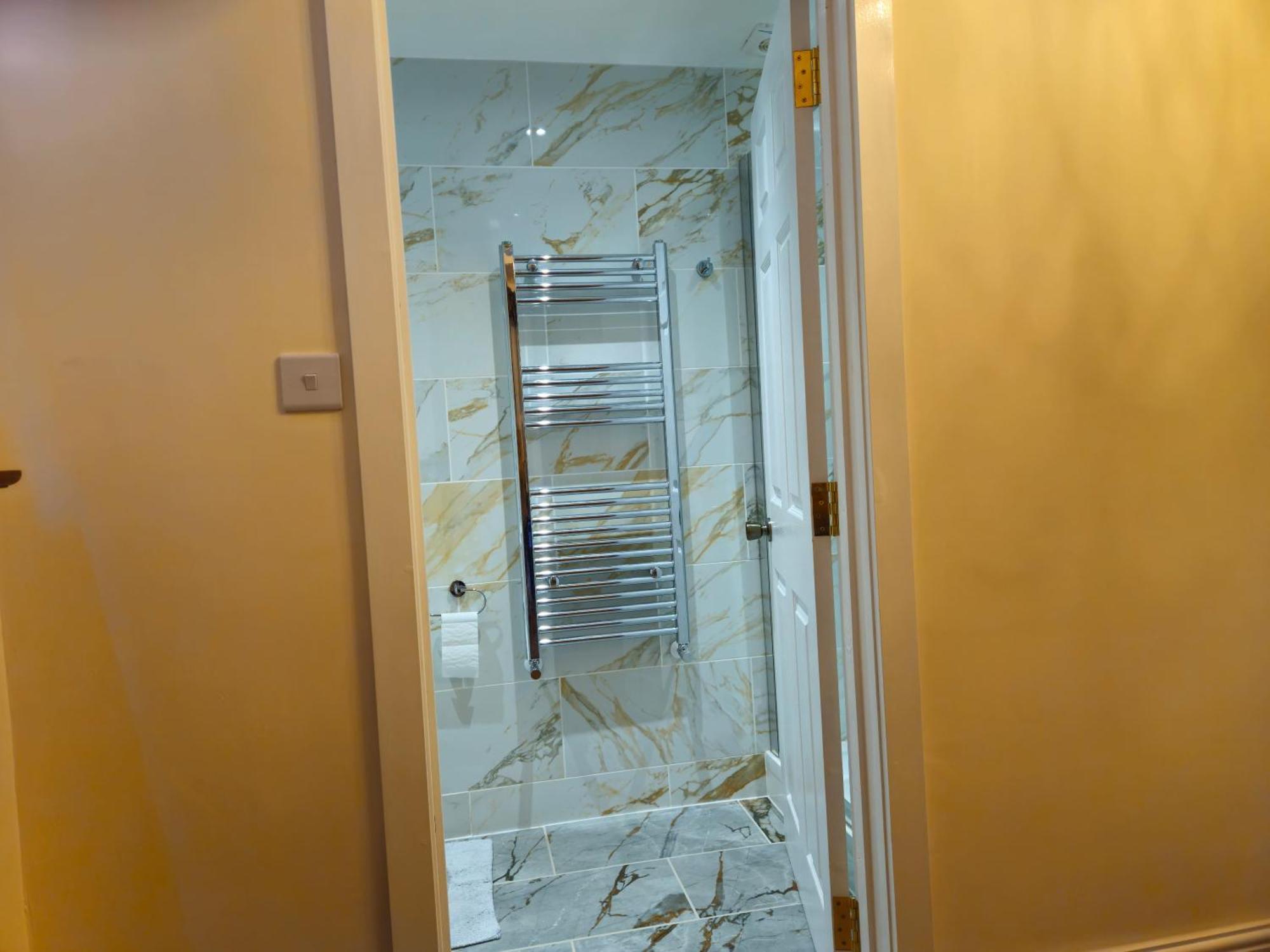 Homestay Modern En-suite Doubles In Town Spacious & Contemporary