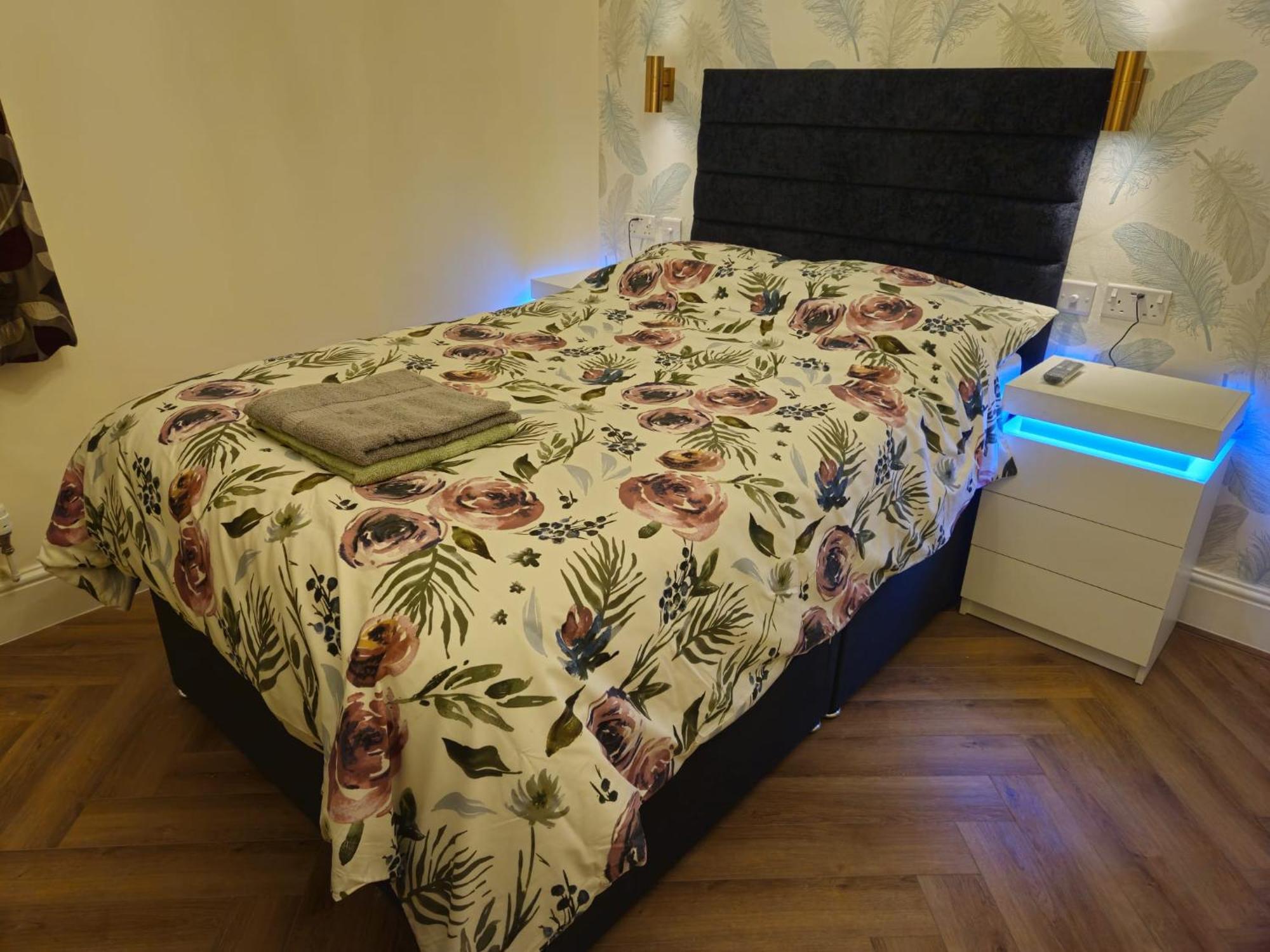 Modern En-suite Doubles In Town Spacious & Contemporary