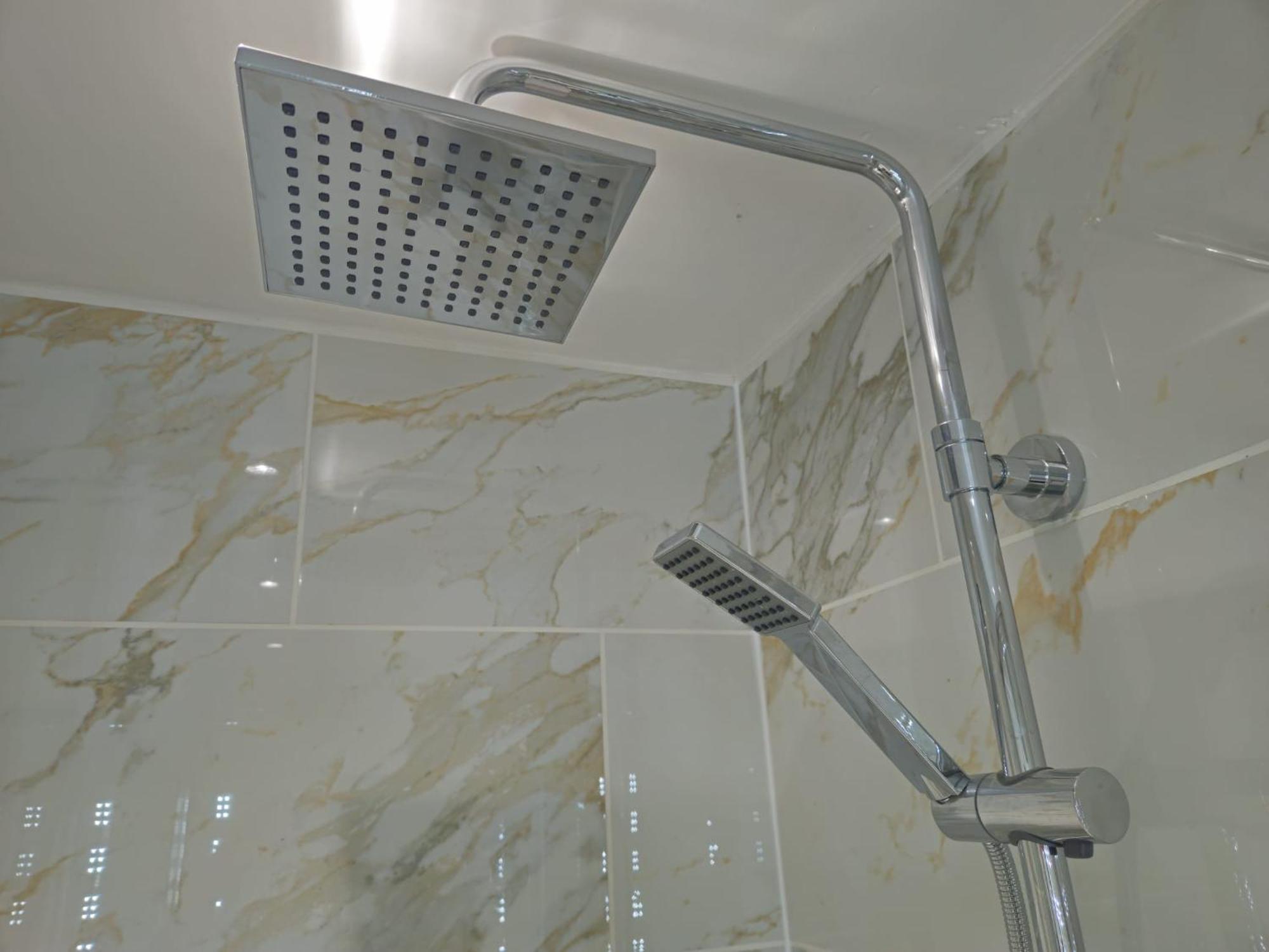 Modern En-suite Doubles In Town Spacious & Contemporary Homestay *