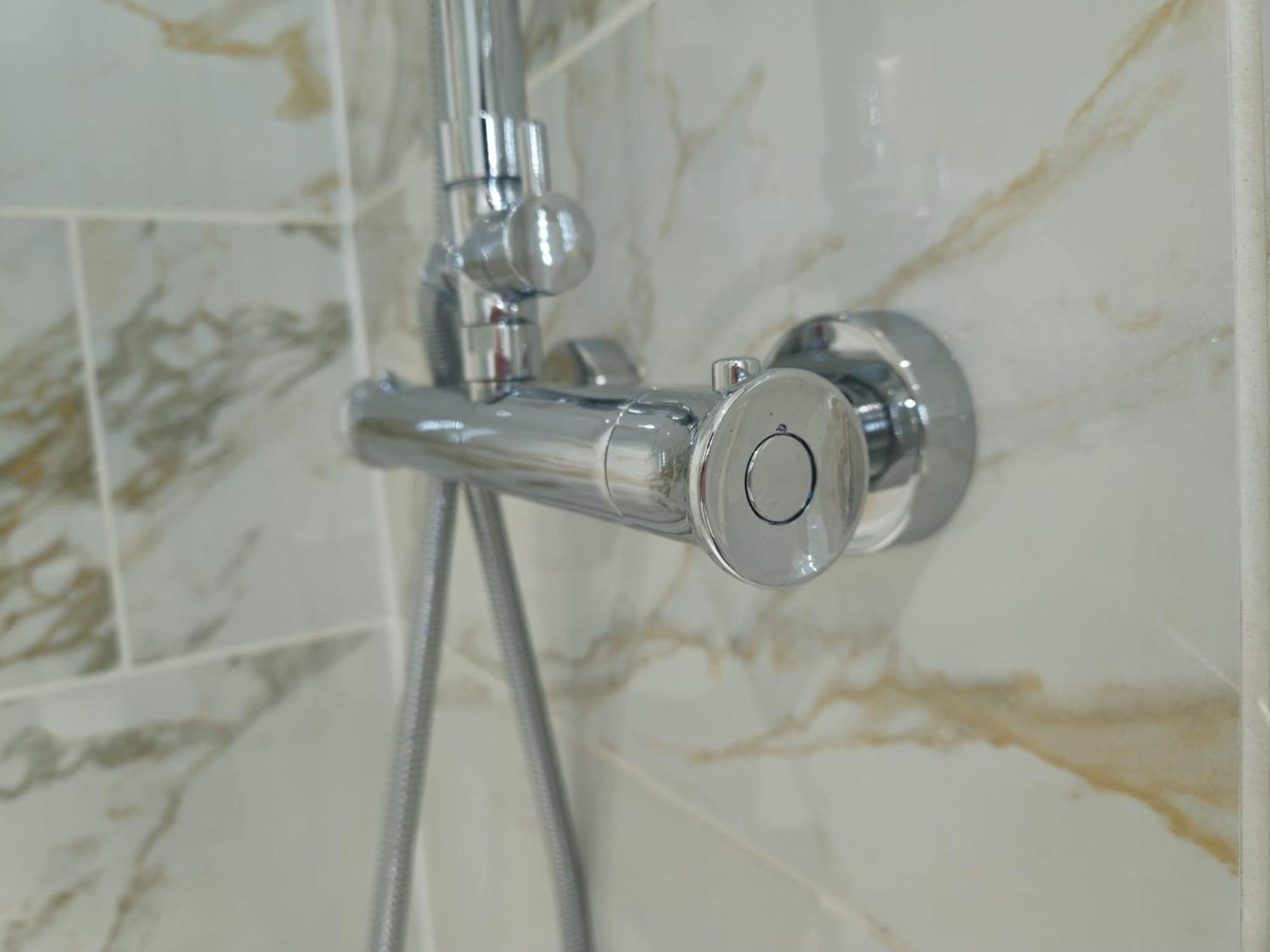 Homestay Modern En-suite Doubles In Town Spacious & Contemporary