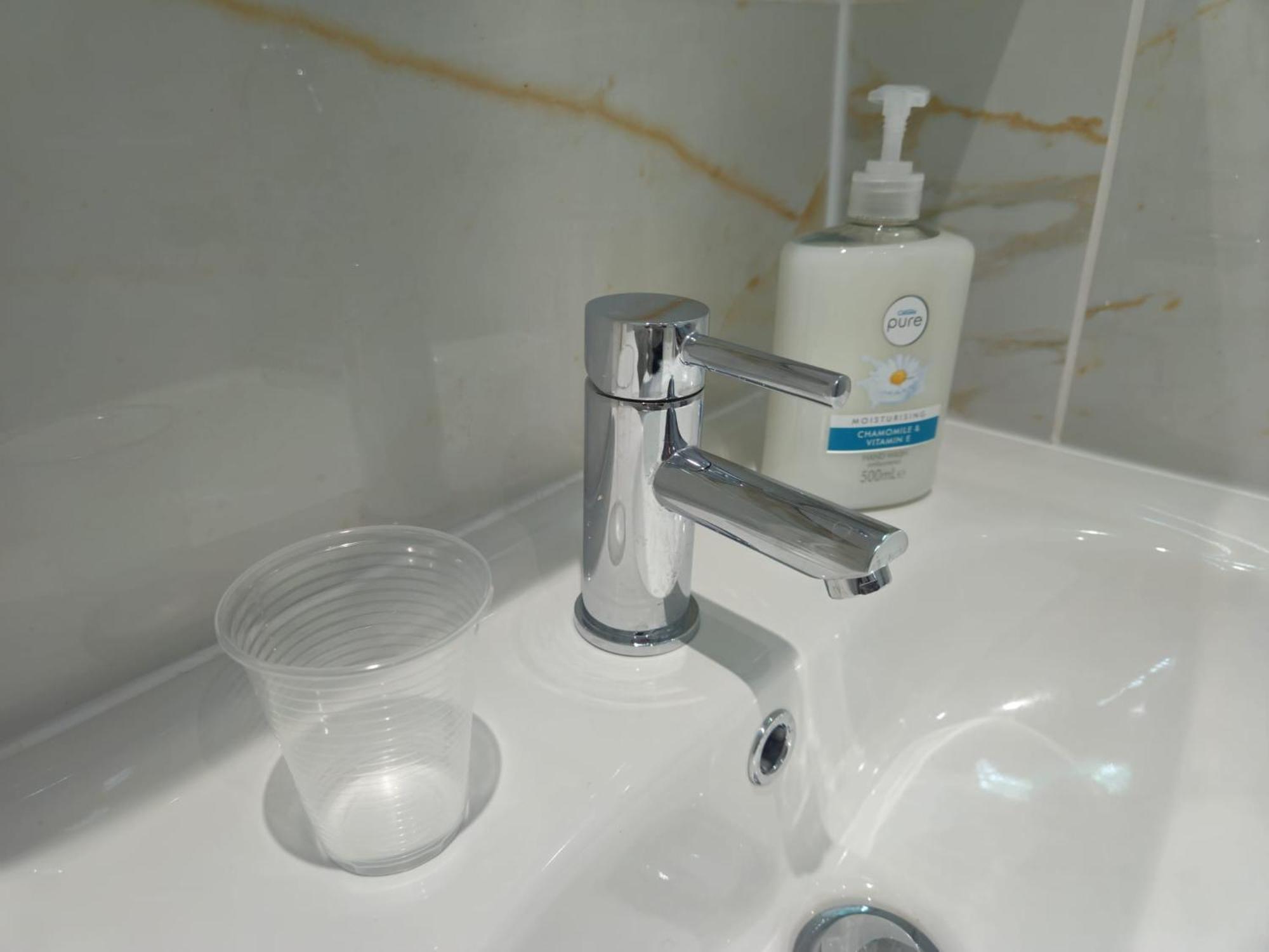 Homestay Modern En-suite Doubles In Town Spacious & Contemporary
