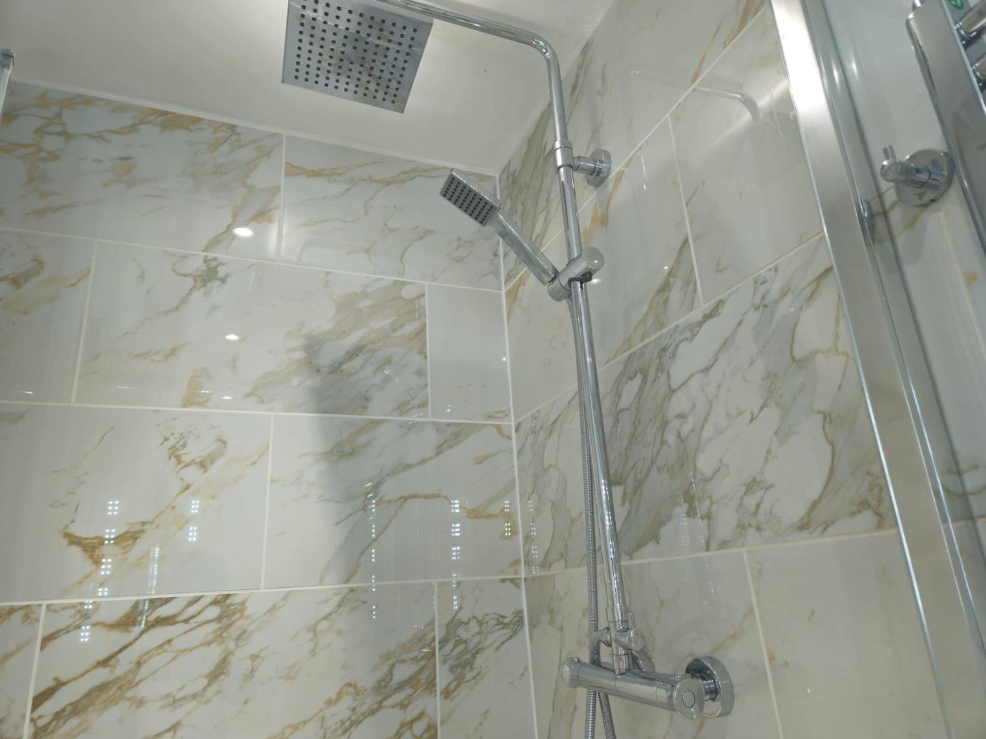 Modern En-suite Doubles In Town Spacious & Contemporary *